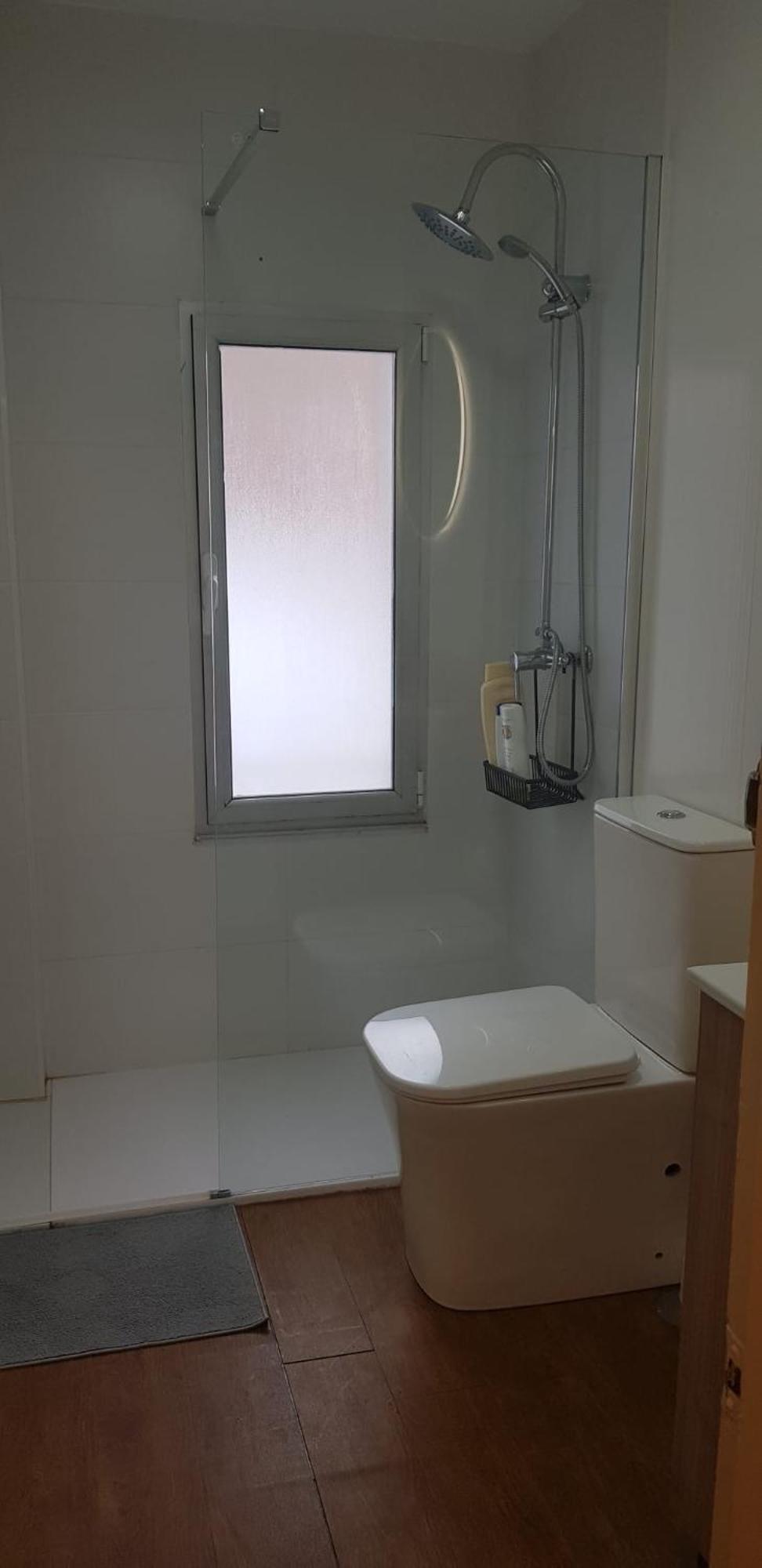 Amplio Piso Centrico Appartamento